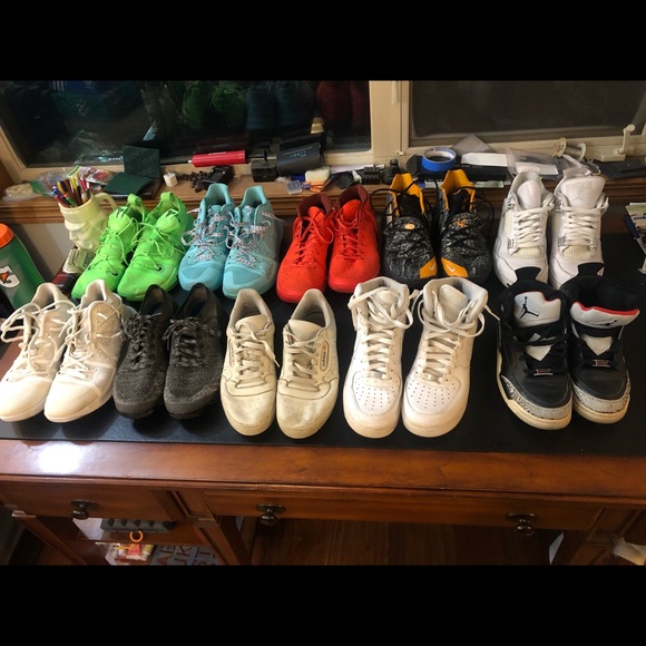 Lots of shoes - Picture 2 of 2